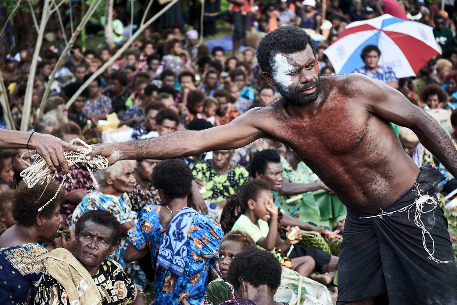 56-Shell-Money-Rainatun-Shell-Breaking-2355-Kristina-Steiner