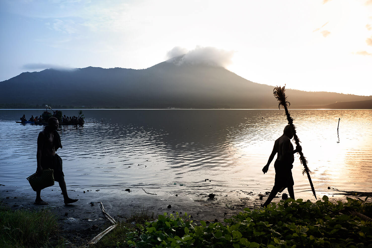 100-Megapode-Egg-Hunters-Rainatun-Kinavai-2200-Kristina-Steiner