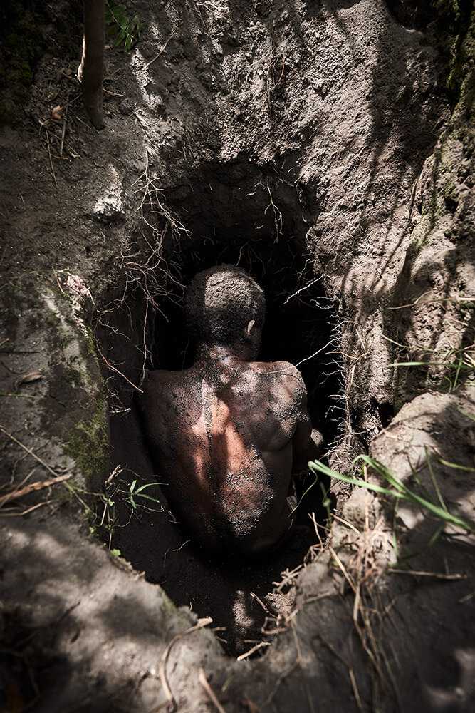 24-Megapode-Egg-Hunters-3114-Kristina-Steiner