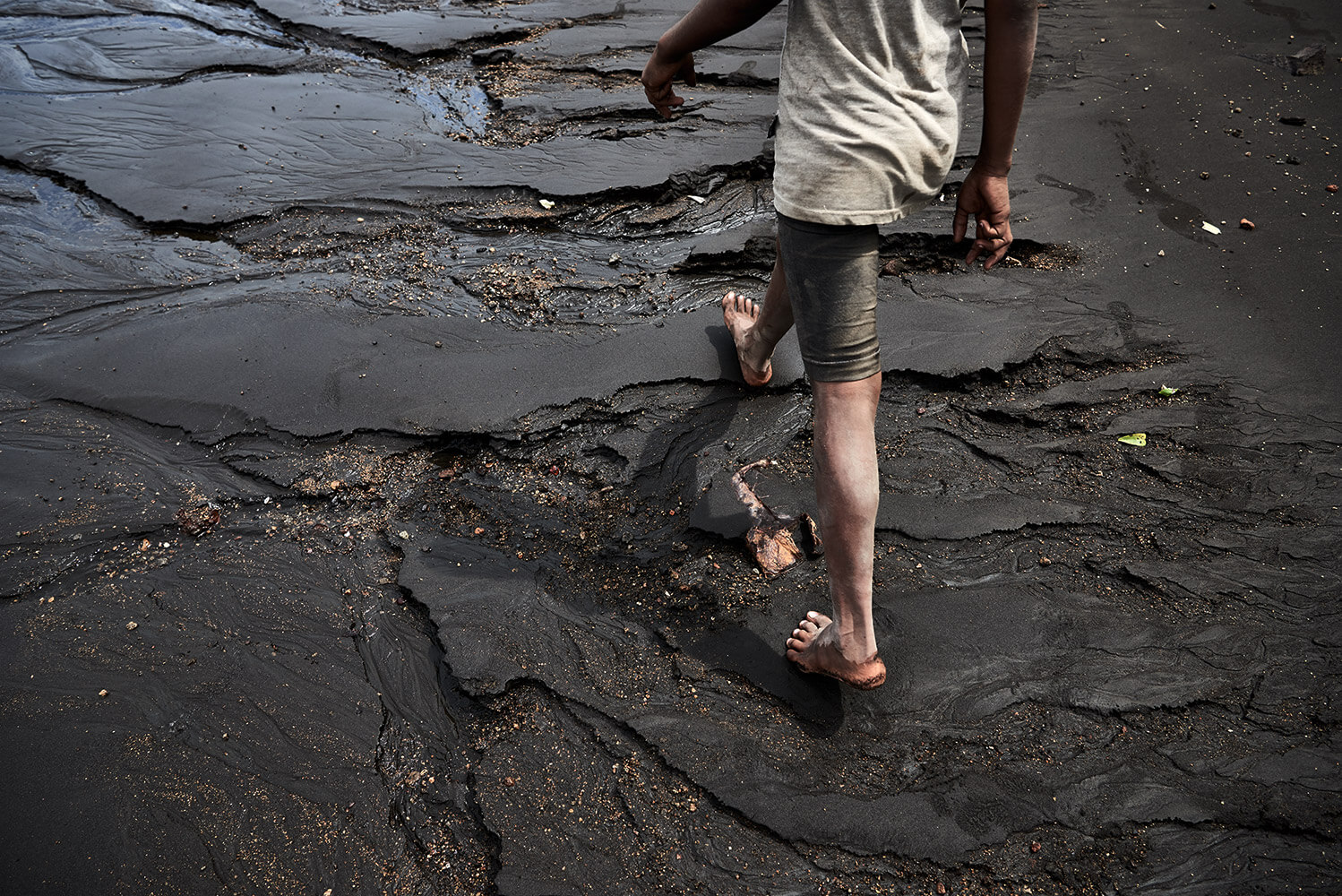 57-Megapode-Egg-Hunters-3423-Kristina-Steiner