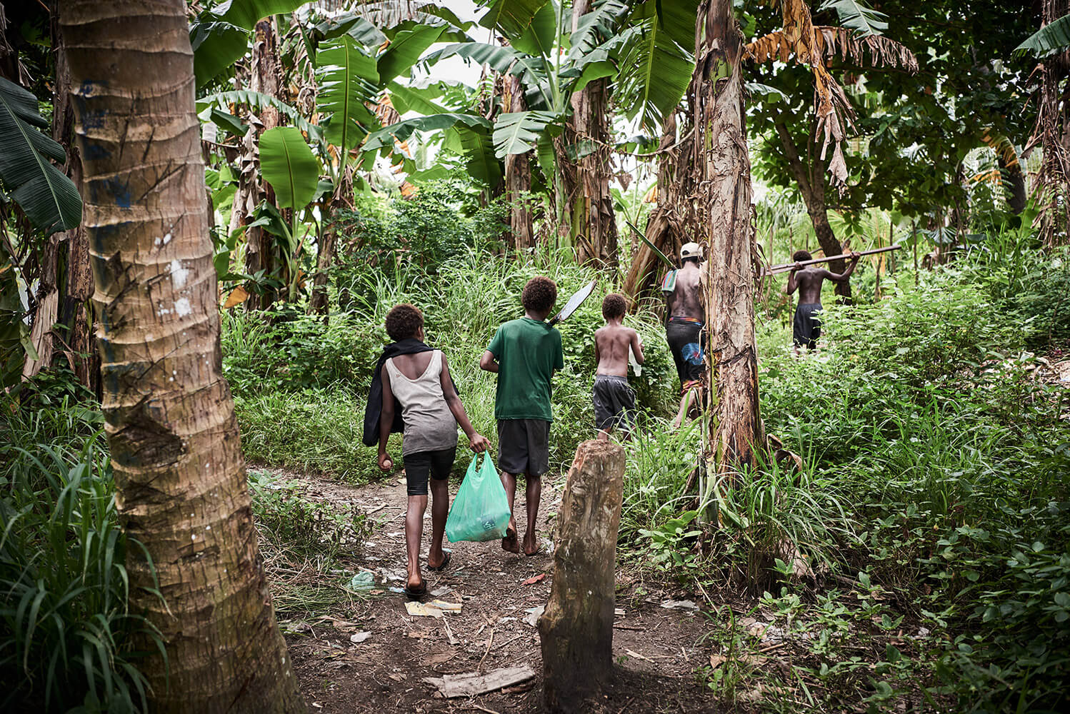 68-Megapode-Egg-Hunters-3653-Kristina-Steiner