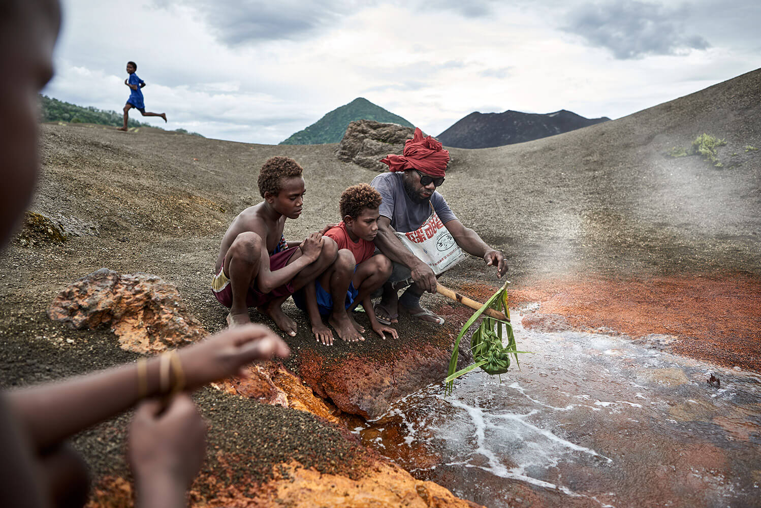 84-Megapode-Egg-Hunters-Chris-0469-Kristina-Steiner