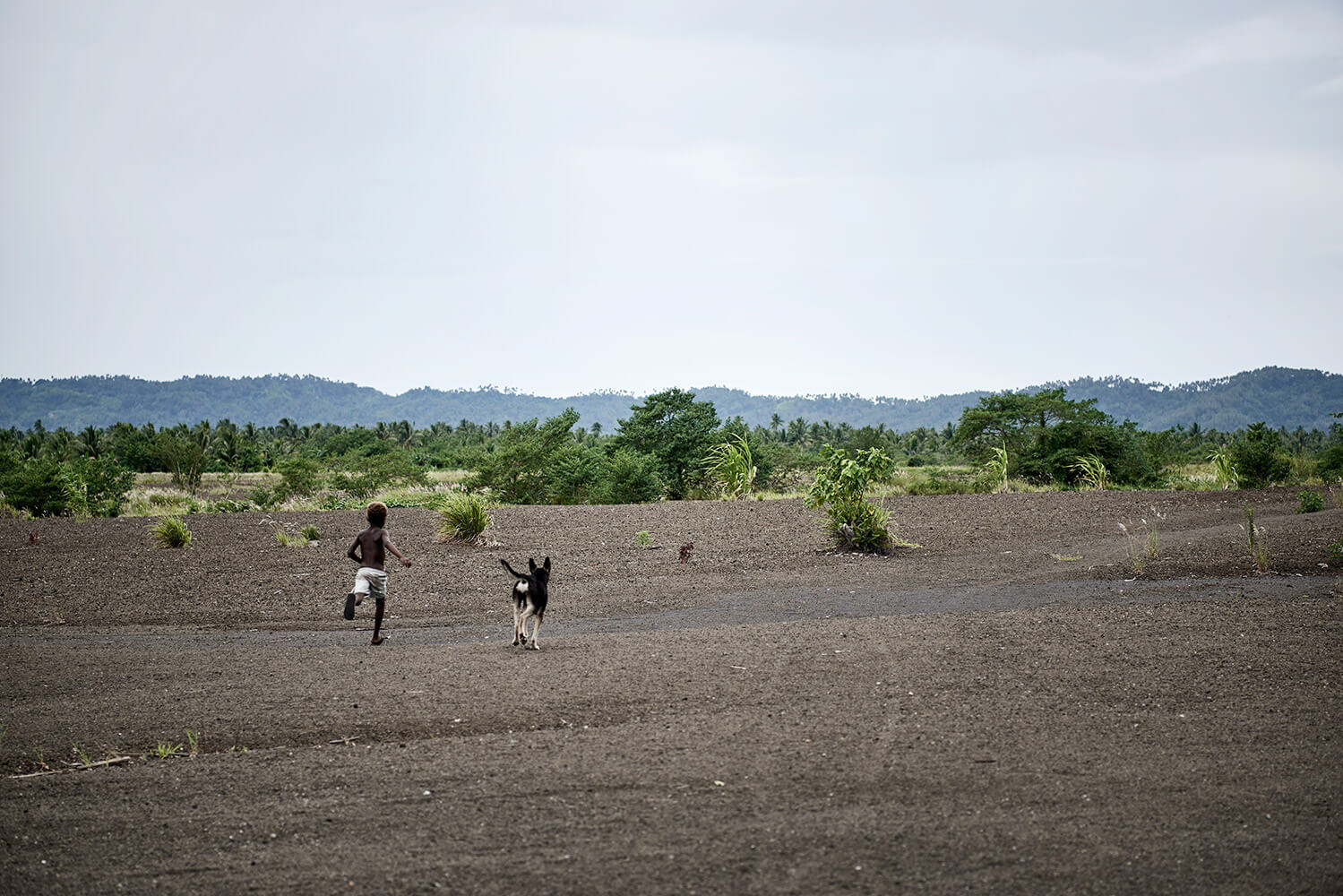 97-Megapode-Egg-Hunters-Chris-0497-Kristina-Steiner